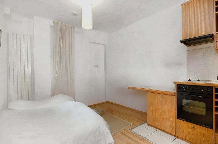 1 Bedroom Flat To Rent In Fairholme Road, London, W14