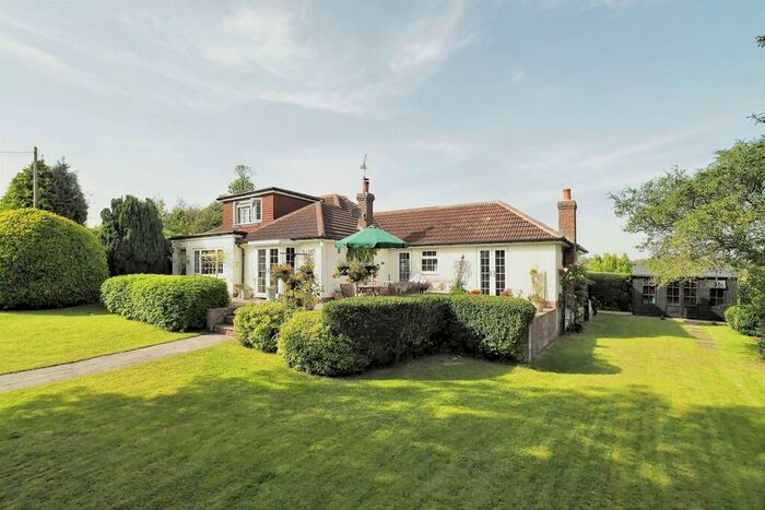 4 Bedroom Detached Bungalow For Sale In Amesbury Road, Newton Toney, Salisbury, SP4