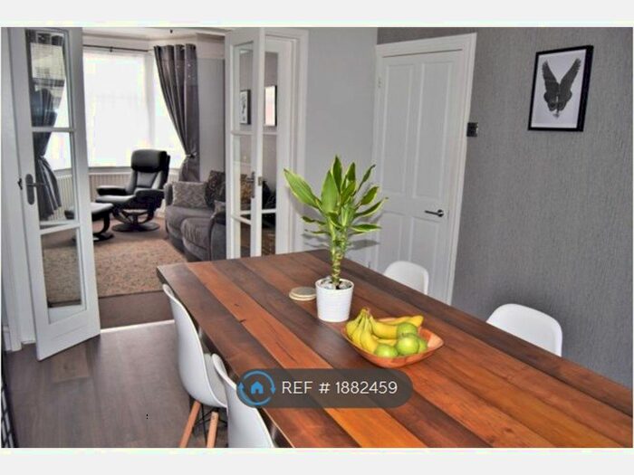 3 Bedroom Terraced House To Rent In Strover Street, Gillingham, ME7