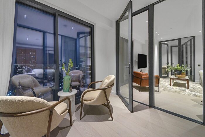 2 Bedroom Flat To Rent In Nine Elms Lane, London, SW8