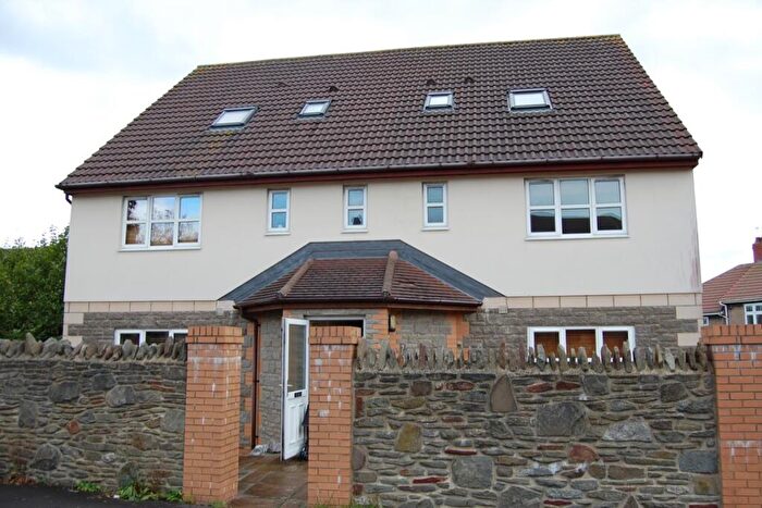 2 Bedroom Flat To Rent In Chase Road, Kingswood, Bristol, BS15