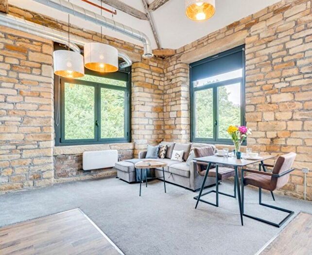 2 Bedroom Apartment To Rent In Britannia Road, Huddersfield, HD3