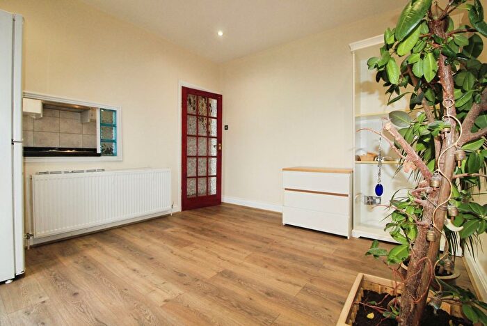 4 Bedroom Terraced House To Rent In Crofts Road, Harrow, HA1