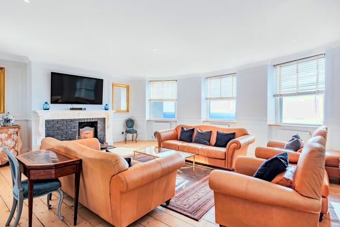 3 Bedroom Flat To Rent In Marine Parade, Brighton, BN2