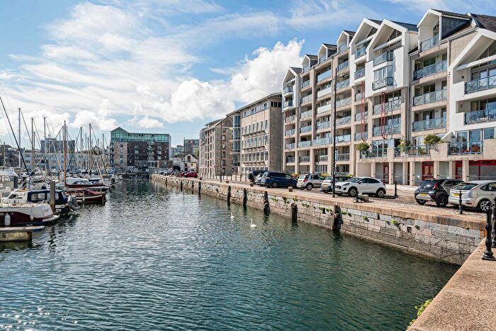 2 Bedroom Flat For Sale In Mariners Court, Lower Street, Plymouth, PL4