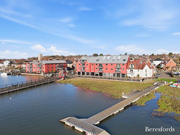 2 Bedroom Flat For Sale In Walter Radcliffe Road, Wivenhoe, CO7