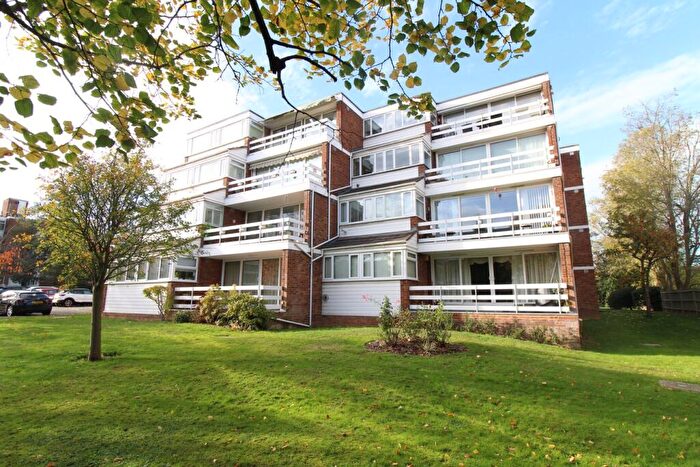 2 Bedroom Flat For Sale In Westmoreland Road, Bromley, BR2