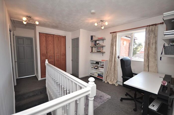 5 Bedroom Detached House For Sale In Laneside Hollow, Northampton, NN4