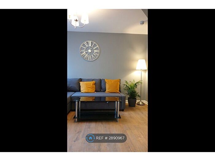 2 Bedroom Flat To Rent In Princes Avenue, Hull, HU5