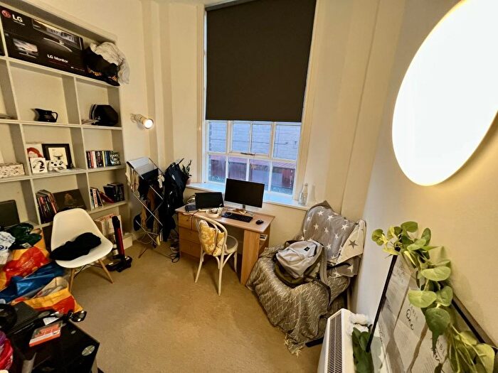 1 Bedroom Flat To Rent In College Street South, Liverpool, L6