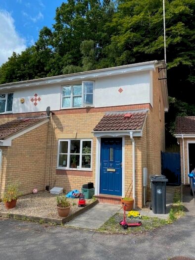 2 Bedroom End Of Terrace House To Rent In Humphrys Barton, Bristol, BS4