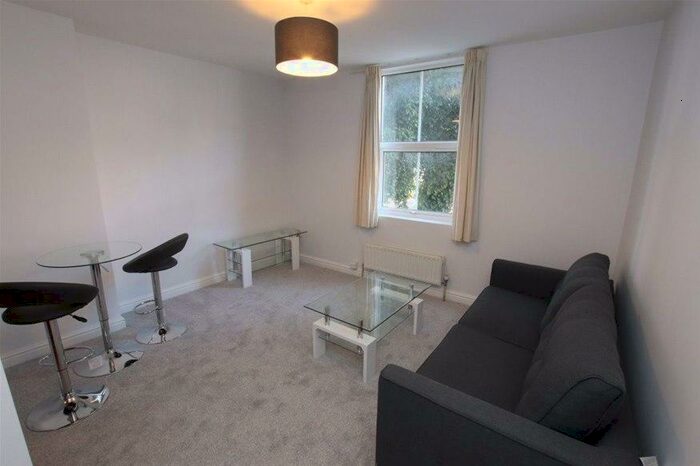 1 Bedroom Apartment To Rent In South Street, Reading, RG1