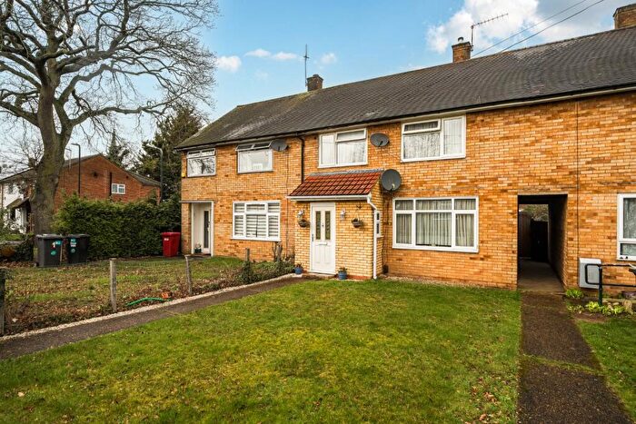 3 Bedroom Terraced House For Sale In Skydmore Path, Slough, Berkshire, SL2