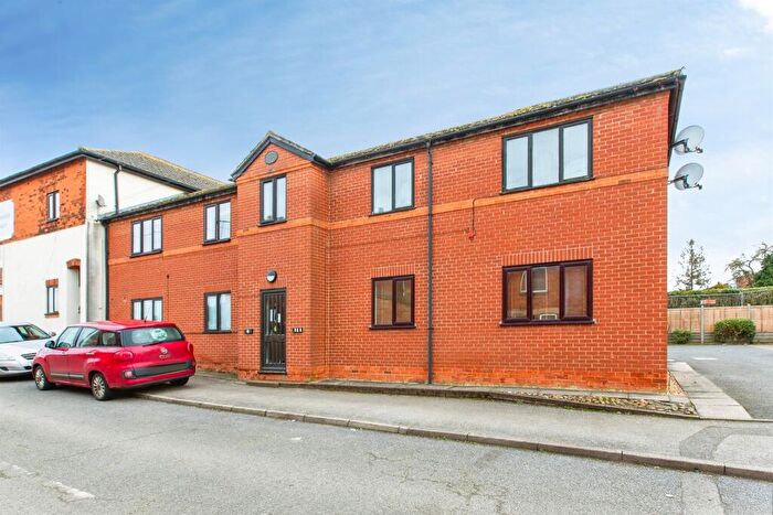 2 Bedroom Flat For Sale In Grove Road, Thrapston, Kettering, NN14