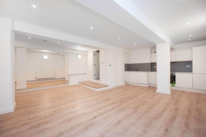 1 Bedroom Flat To Rent In Springfield House, Dalston, London, E8