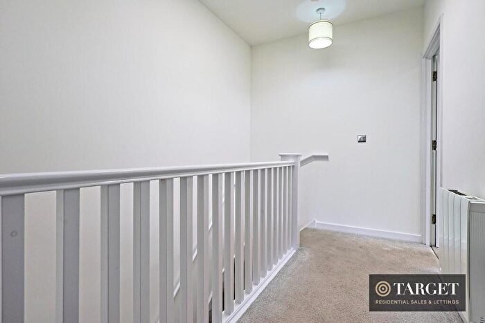 2 Bedroom Duplex For Sale In Edinburgh Gate, Harlow, CM20