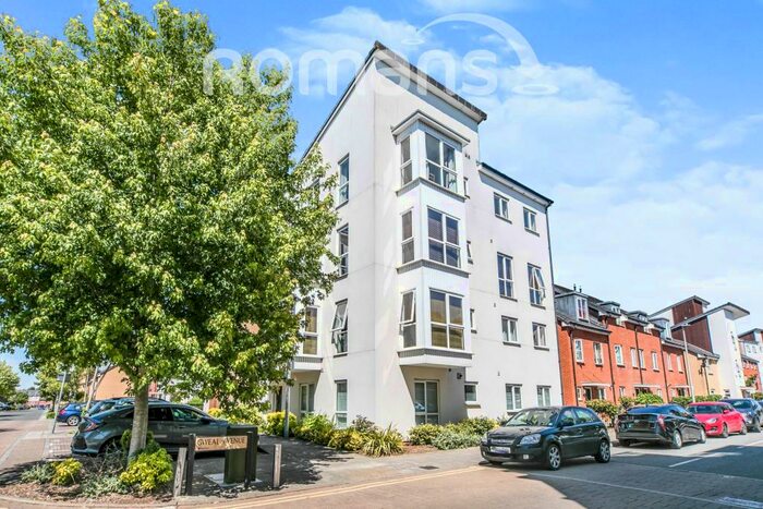 3 Bedroom Apartment To Rent In Gweal Avenue, RG2