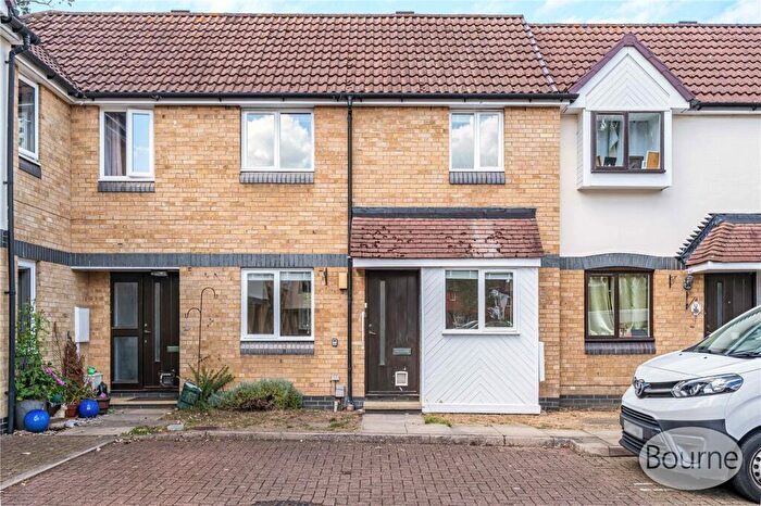 1 Bedroom Terraced House For Sale In Friary Court, St. Johns, Woking, Surrey, GU21