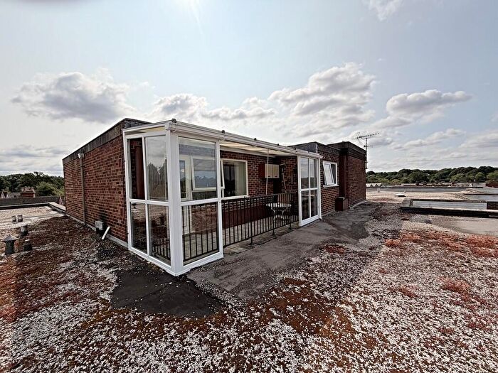2 Bedroom Apartment For Sale In Station Road, Billingshurst, RH14
