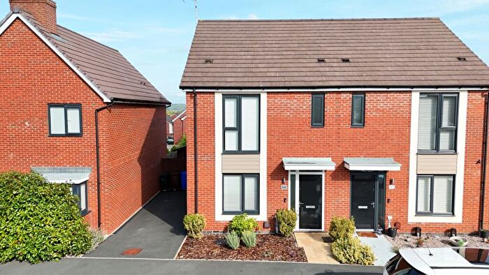 3 Bedroom Semi-Detached House For Sale In Ivinson Way, Bramshall, ST14