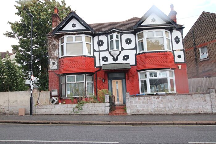 2 Bedroom Flat To Rent In Brook Road, Thornton Heath, CR7