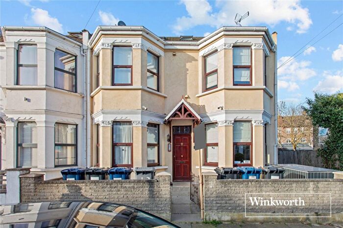 1 Bedroom Flat For Sale In Churchfield Avenue, North Finchley, London, N12