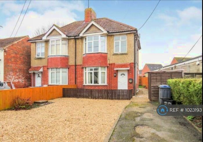 1 Bedroom Flat To Rent In Bradley Road, Trowbridge, BA14