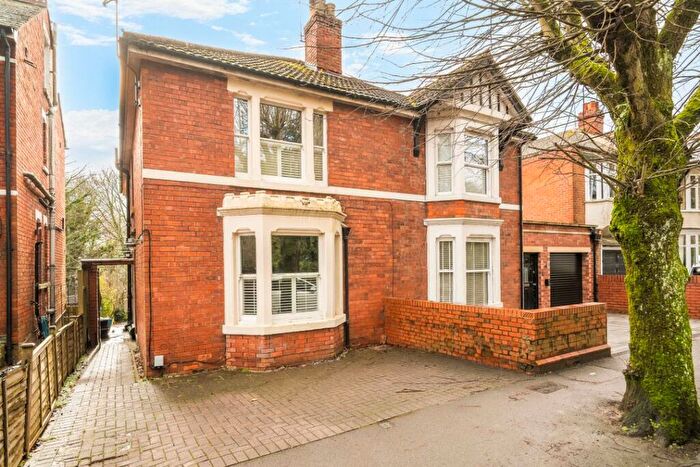 3 Bedroom Semi Detached House For Sale In Westlecot Road, Old Town, Swindon, SN1