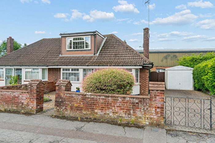 3 Bedroom Semi-Detached Bungalow For Sale In Whitehouse Close, Houghton Regis, Dunstable, LU5