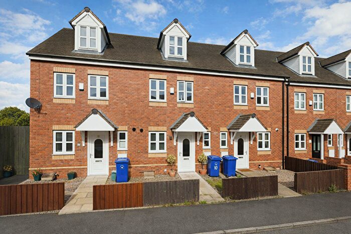 3 Bedroom Mews To Rent In Sparrow Terrace, Newcastle, ST5