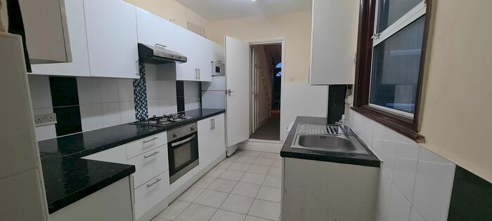 4 Bedroom Terraced House To Rent In Leytonstone Road, Stratford E15