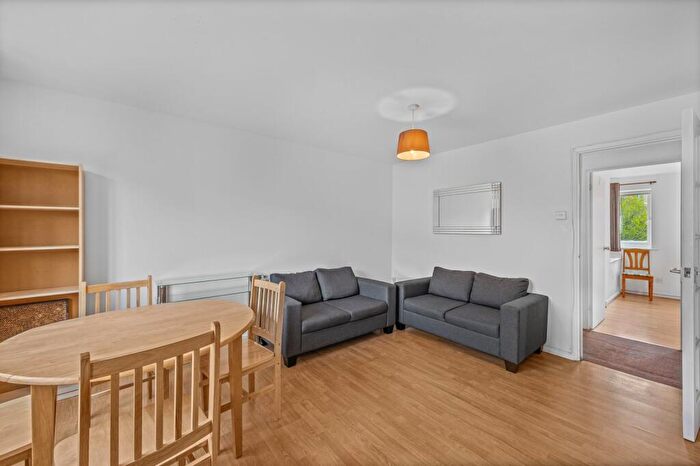 2 Bedroom Flat For Sale In Westferry Road, Cubitt Town, E14