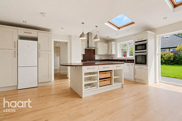 4 Bedroom Semi-Detached House For Sale In Queen Street, Leeds, LS19