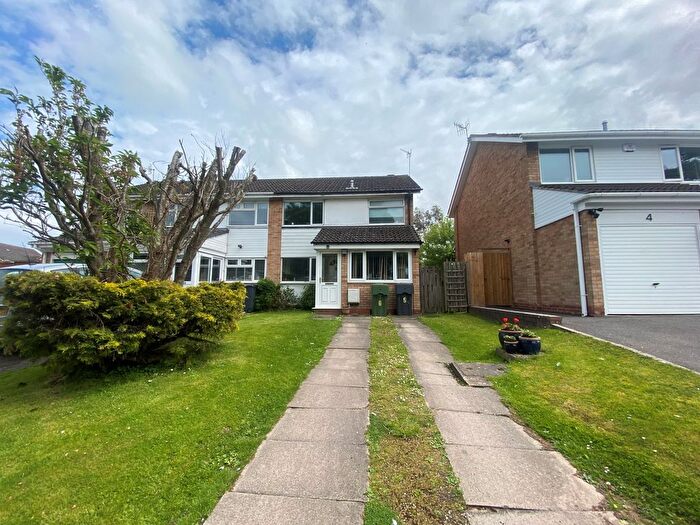 3 Bedroom Terraced House To Rent In Coniston Close, Bromsgrove, B60