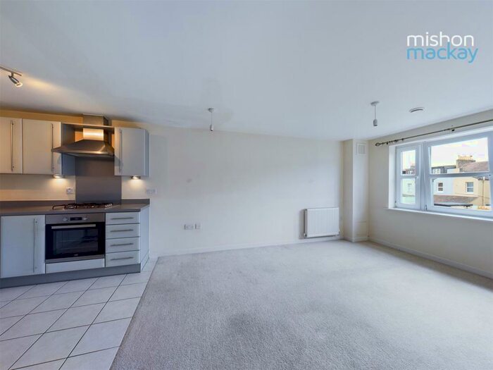 2 Bedroom Flat To Rent In Orme Road, Worthing, BN11