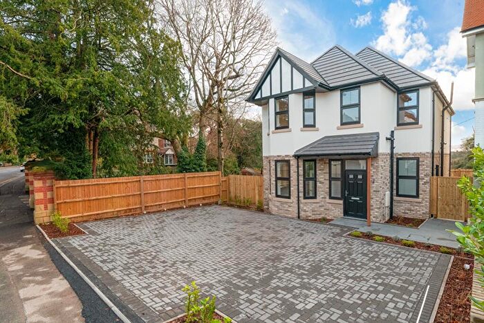 4 Bedroom Detached House For Sale In Alexandra Road, Poole, BH14