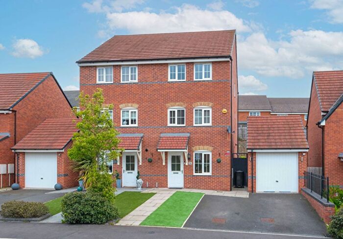 4 Bedroom Semi-Detached House For Sale In Norton Way, Bromsgrove, B61