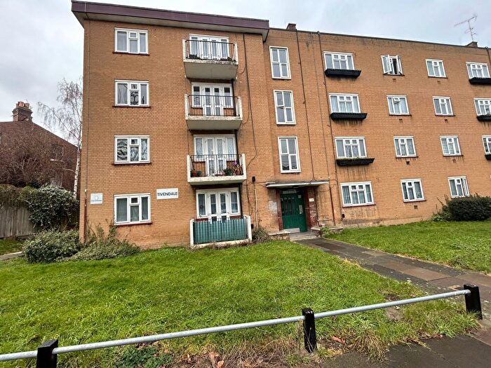 2 Bedroom Flat To Rent In Tivendale, Brook Road, London, N8