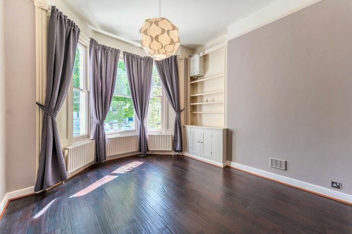 2 Bedroom Flat To Rent In Sinclair Road, Brook Green, London, W14