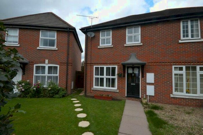 2 Bedroom Property To Rent In Pasture Close, Swindon, SN2