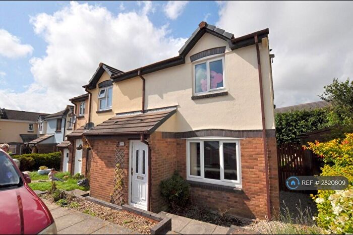 3 Bedroom Semi-Detached House To Rent In Inney Close, Callington, PL17