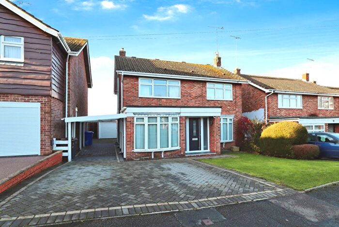 4 Bedroom Detached House For Sale In Hillcrest Avenue, Burton-On-Trent, DE15