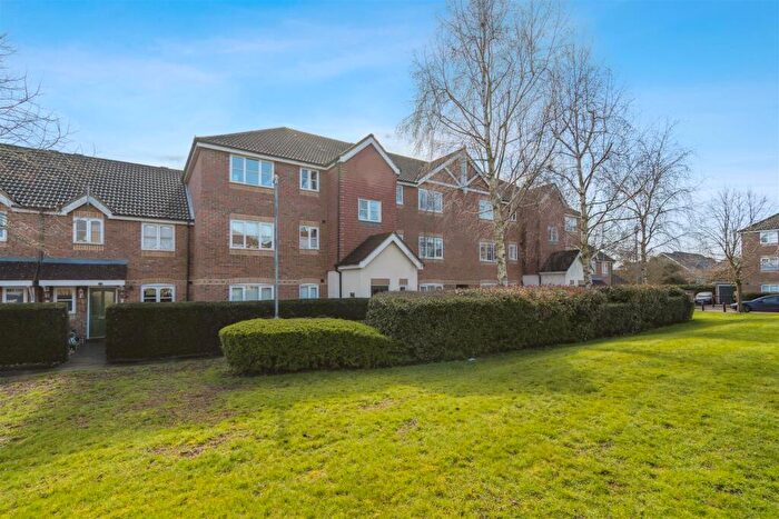 2 Bedroom Apartment For Sale In Whitehead Way, Aylesbury (Near S.M Hospital), HP21