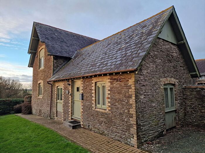 2 Bedroom Barn Conversion For Sale In Rowden Court, Noss Mayo, South Devon, PL8