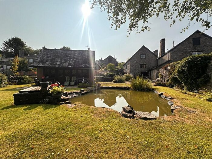 3 Bedroom House For Sale In Mill Head, Bampton, Tiverton, EX16