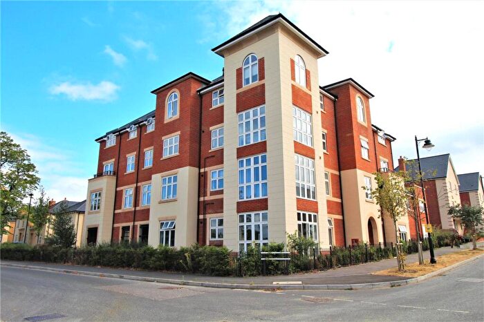 2 Bedroom Flat For Sale In Montgomery Avenue, Wellesley, Aldershot, Hampshire, GU11