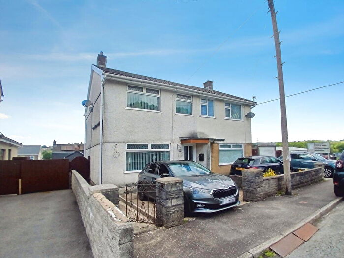 3 Bedroom Semi-Detached House For Sale In Tyn Y Bonau Road, Pontarddulais, Swansea, SA4