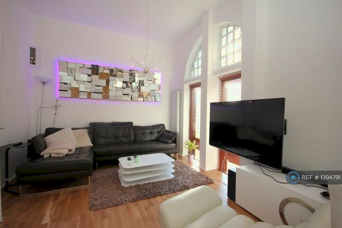 3 Bedroom Flat To Rent In Woolwich, London, SE18