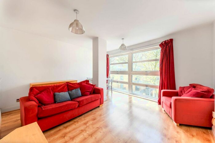 1 Bedroom Flat To Rent In Kew Bridge Road, Chiswick, Brentford, TW8