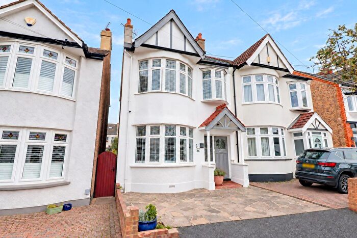 4 Bedroom Semi-Detached House For Sale In Dundonald Drive, Leigh-On-Sea, SS9